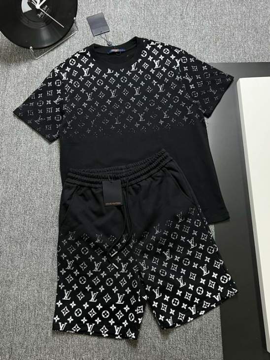 Picture of LV Shirt Pant Suits _SKULVS-XLhgntx1523768